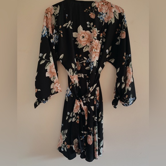 Aakaa long sleeve floral dress- size M! - Picture 3 of 3